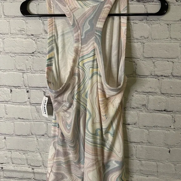 NWT Old Navy Marble Swirl Sleeveless Tank Top Size Medium - Picture 3 of 3